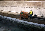 道路カッター工事 床版切断工事の写真