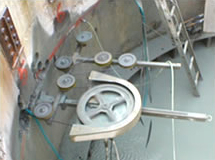 DSM-10Vによるワイヤーソー切断工事の写真